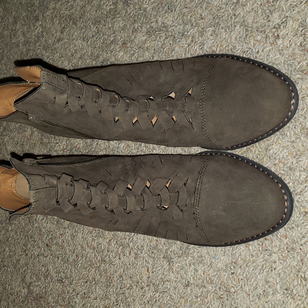 Cute cut out Ankle Boots - Picture 5 of 5